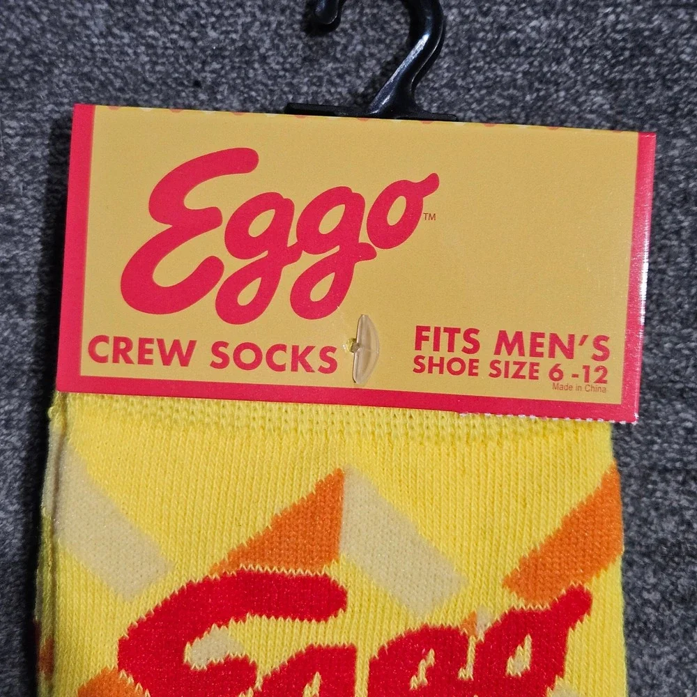 Eggo Waffle Men's Crew Socks Yellow Red Logo Novelty Shoe Size 6-12 DT-20850MNCF